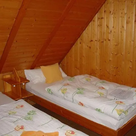 With 2 Bedrooms Vakantiehuis *